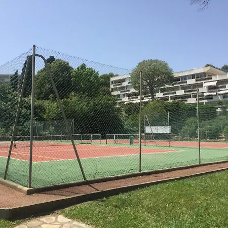 30m2 With Pool, Parking And A Garden Apartment Antibes